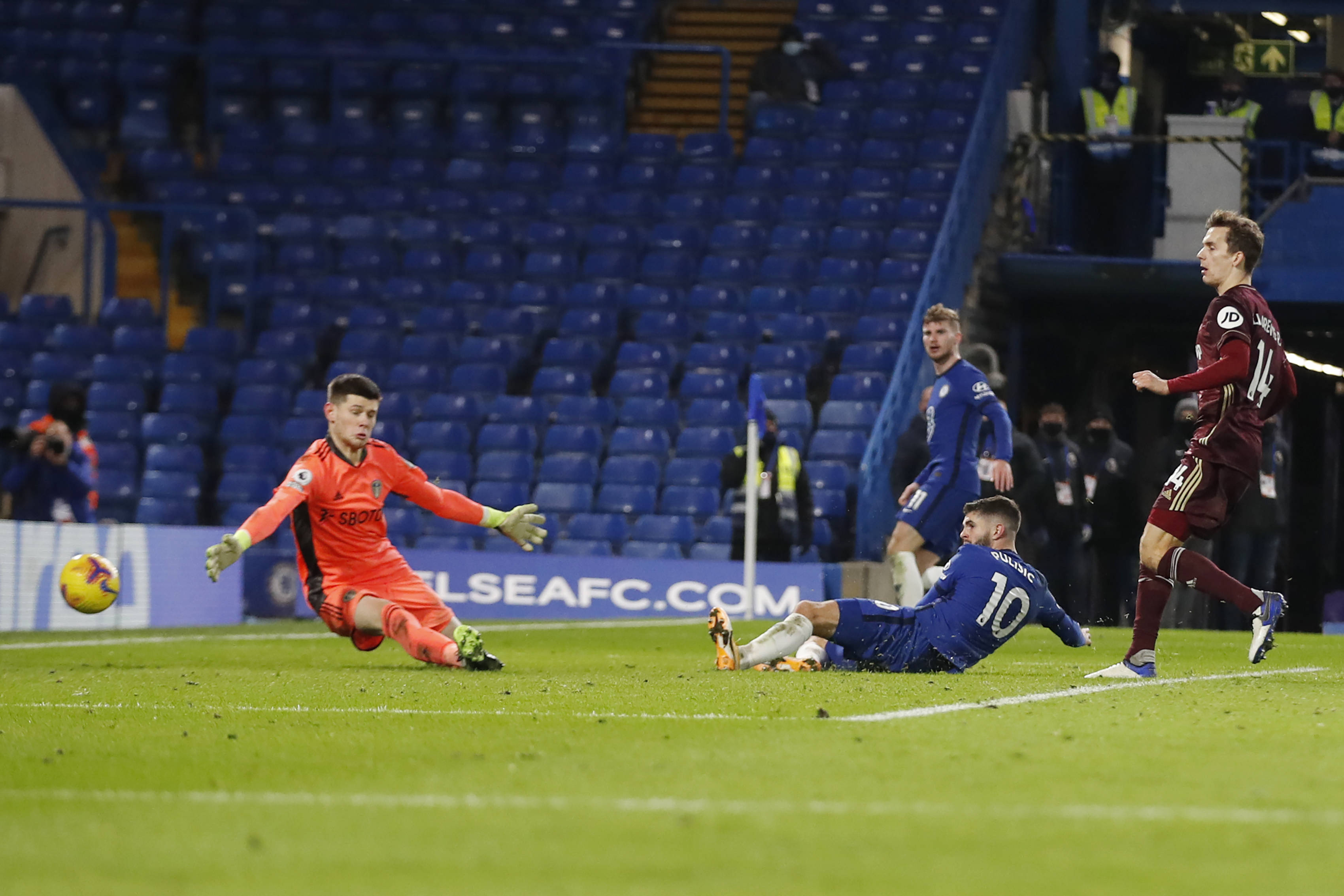 压制对手 压制对手